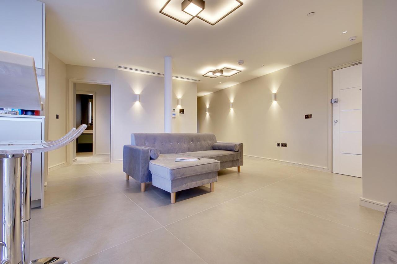Luxury 3 Bed Flat With Large Terrace, Sea Views And Hot Tub Appartement Canford Cliffs Buitenkant foto