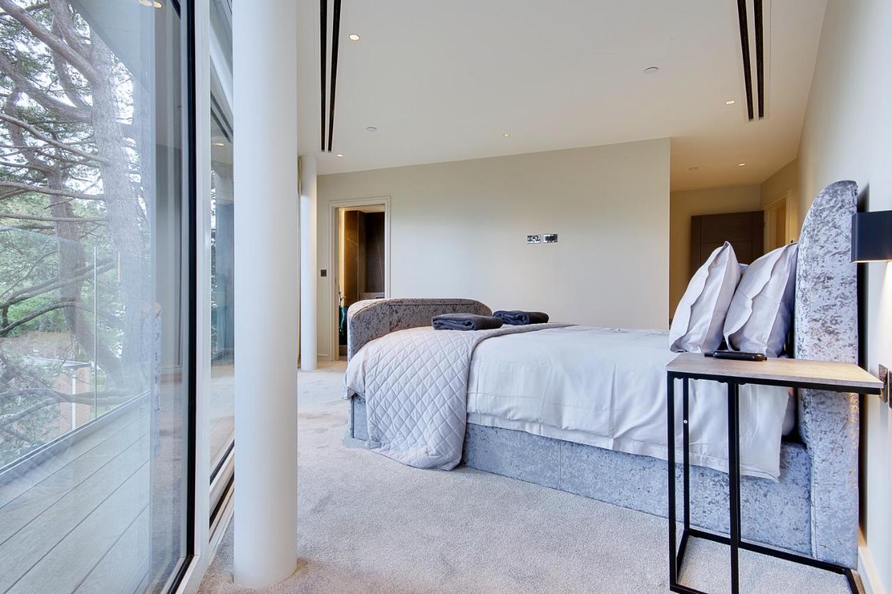 Luxury 3 Bed Flat With Large Terrace, Sea Views And Hot Tub Appartement Canford Cliffs Buitenkant foto