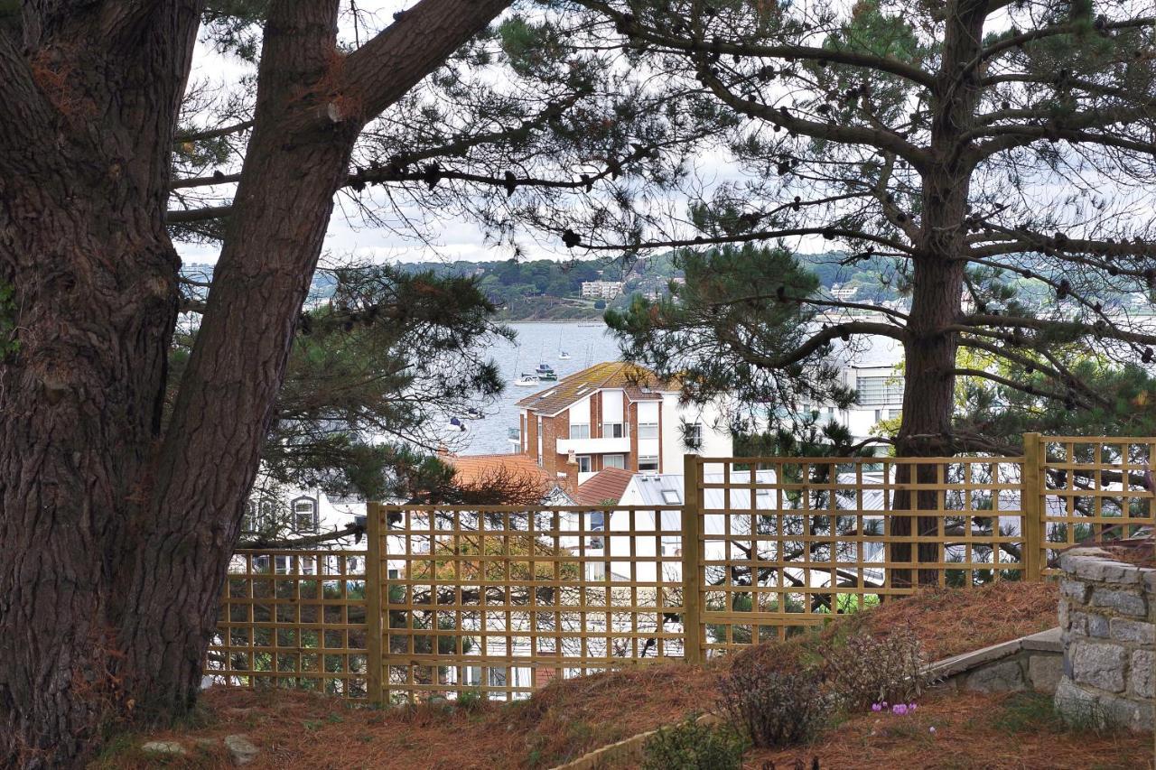 Luxury 3 Bed Flat With Large Terrace, Sea Views And Hot Tub Appartement Canford Cliffs Buitenkant foto