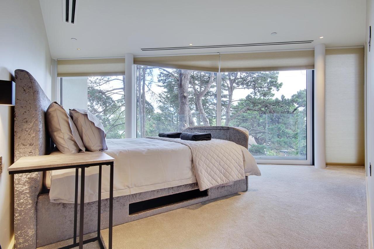 Luxury 3 Bed Flat With Large Terrace, Sea Views And Hot Tub Appartement Canford Cliffs Buitenkant foto